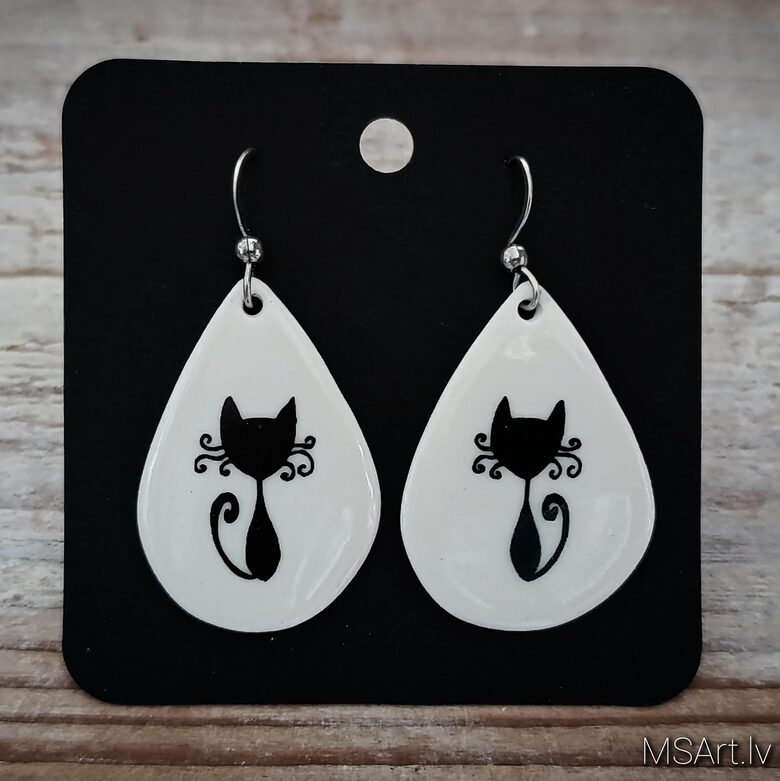 Lieli Lāses formas auskari ar kaķiem