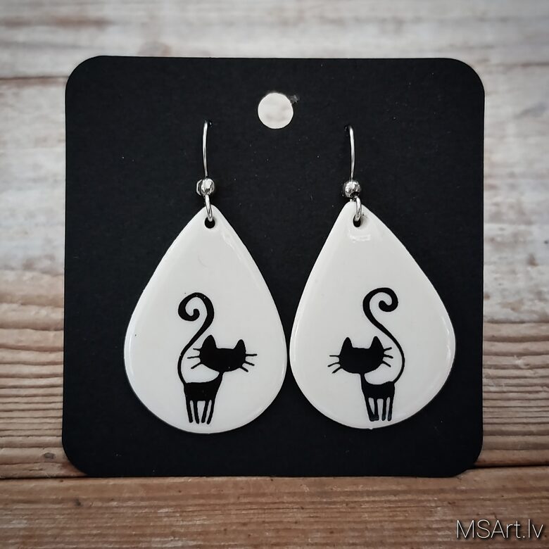 Lieli Lāses formas porcelāna auskari ar kaķiem