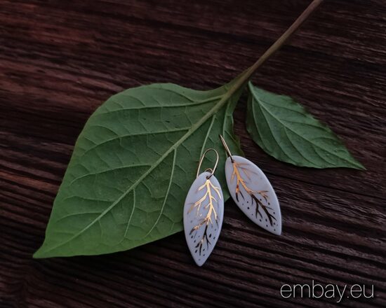 Porcelāna-lapu-auskari