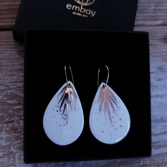 Lieli Lāses formas auskari zelta akcentu