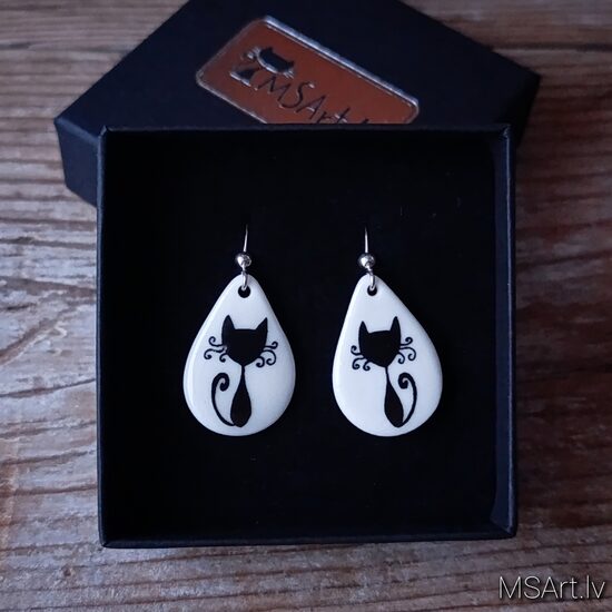 Lāses formas porcelāna auskari ar sudraba āķiem