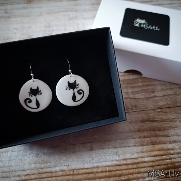 Round porcelain earrings  with black cats